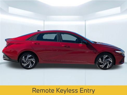 Used 2025 Hyundai Elantra Sport image 8