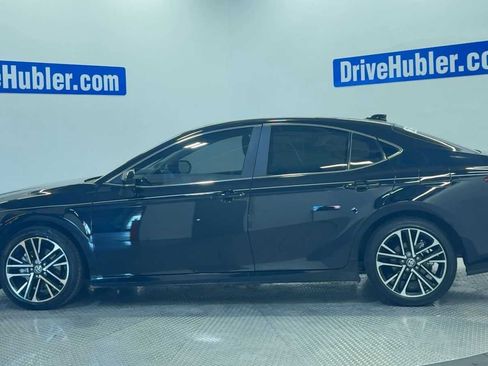 Used 2025 Toyota Camry XLE image 5