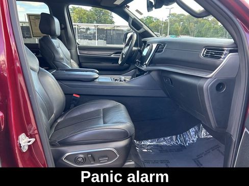 Used 2023 Jeep Wagoneer Series III w/ Preferred Equipment Group image 24