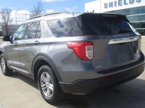 Used 2022 Ford Explorer XLT image 4