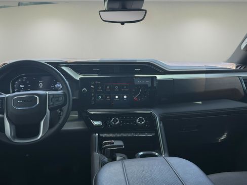 Used 2024 GMC Sierra 1500 Denali w/ Denali Reserve Package image 9