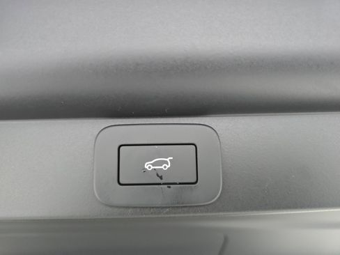 New 2026 Land Rover Range Rover SE image 13