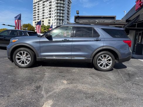 Used 2021 Ford Explorer XLT w/ Equipment Group 202A image 3