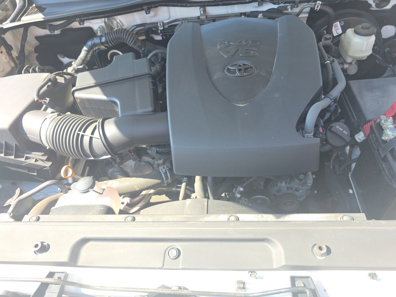 Used 2020 Toyota Tacoma SR AWD/4WD image 14