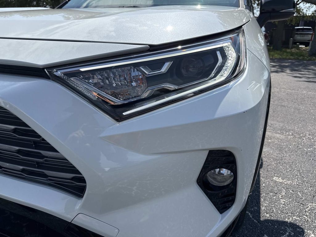 Used 2020 Toyota RAV4 XSE w/ XSE Grade Weather Package AWD/4WD image 9