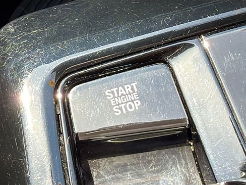 Used 2025 BMW 540i xDrive image 36