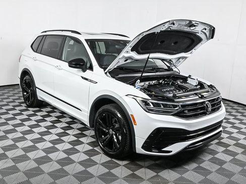 Used 2024 Volkswagen Tiguan SE R-Line image 33