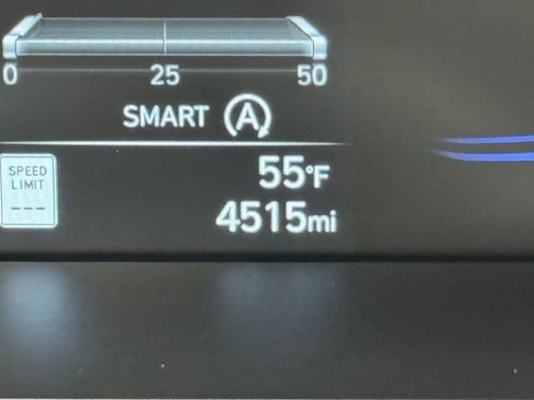 Used 2025 Hyundai Elantra SE image 16