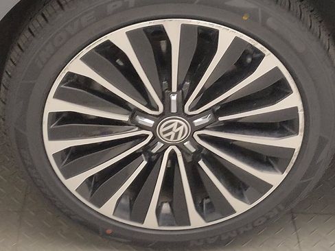 Used 2022 Volkswagen Passat 2.0T FWD image 31