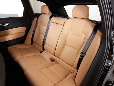Certified 2025 Volvo XC60 B5 Ultra w/ Protection Package Premier AWD/4WD image 20