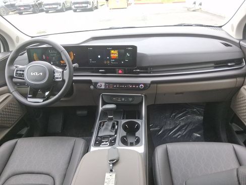 New 2026 Kia Carnival EX FWD image 10