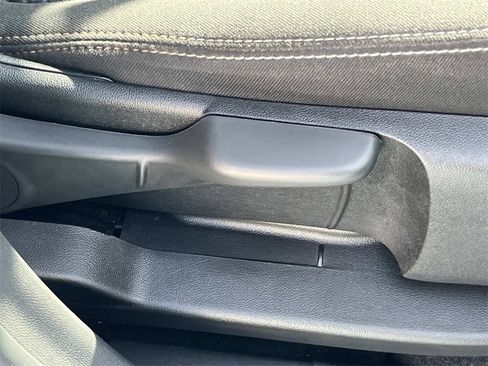 Used 2023 GMC Terrain SLE w/ Driver Convenience Package image 20