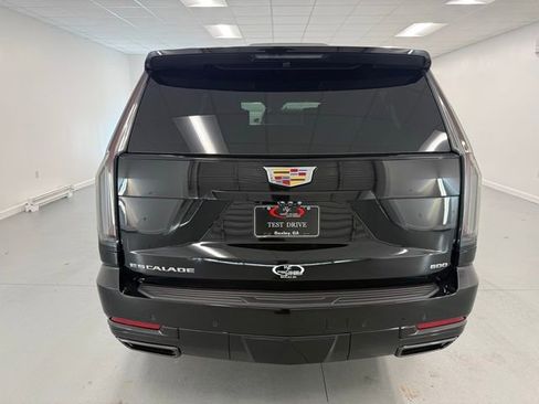 Used 2026 Cadillac Escalade ESV Sport w/ Touring Package image 7