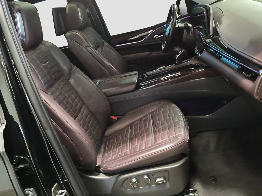 Used 2022 Cadillac Escalade Sport Platinum AWD/4WD image 30