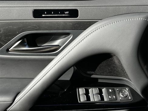 Used 2024 Lexus LX 600 4WD w/ Luxury Package image 21