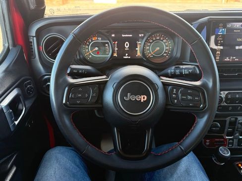 Used 2024 Jeep Wrangler Rubicon w/ Technology Group image 11