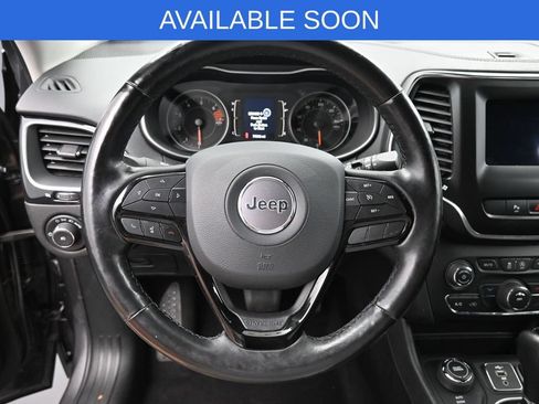 Used 2021 Jeep Cherokee Latitude Plus AWD/4WD image 16