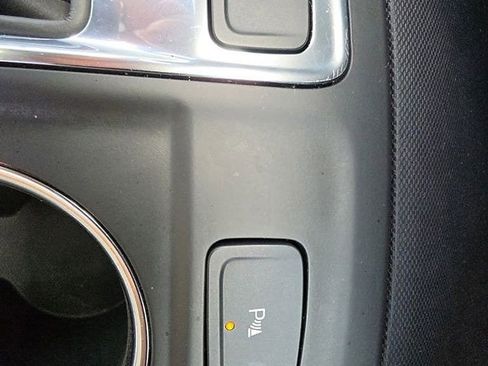 Used 2023 Chevrolet Equinox LT AWD/4WD image 17