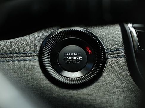 Used 2024 Jeep Compass Latitude image 34