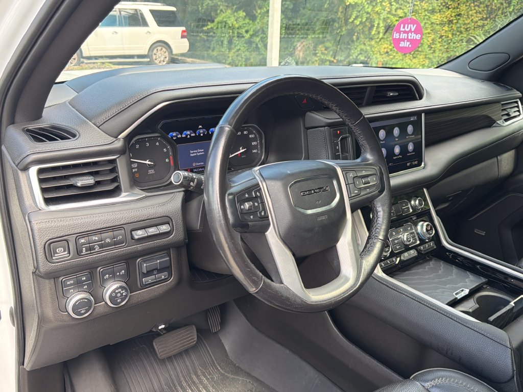 Used 2021 GMC Yukon XL Denali w/ Denali Ultimate Package AWD/4WD image 6