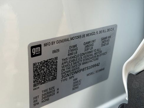 New 2026 Chevrolet Equinox EV LT image 21