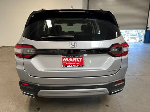 Used 2023 Honda Pilot Touring image 4