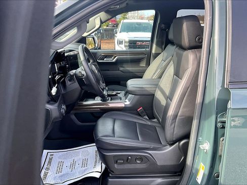 Used 2025 Chevrolet Silverado 1500 LT w/ Leather Package image 21