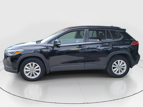 Used 2023 Toyota Corolla Cross LE w/ Moonroof Package FWD image 4