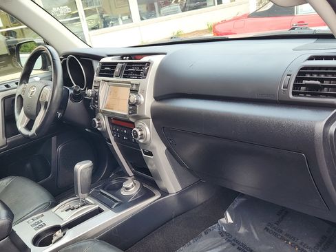 Used 2011 Toyota 4Runner SR5 image 27