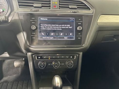 Used 2021 Volkswagen Tiguan SE image 21
