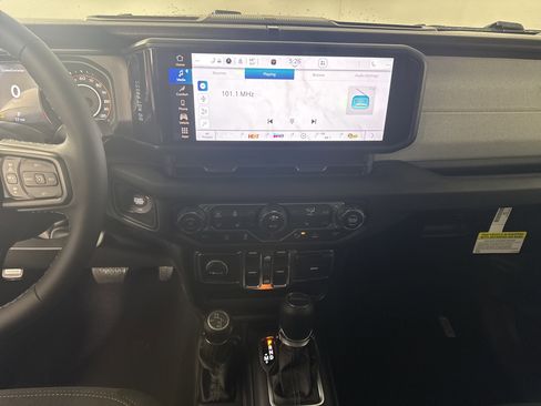 New 2026 Jeep Gladiator Sport image 25