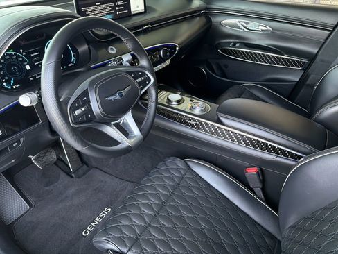Used 2023 Genesis GV70 3.5T Sport w/ Sport Prestige Package AWD/4WD image 10