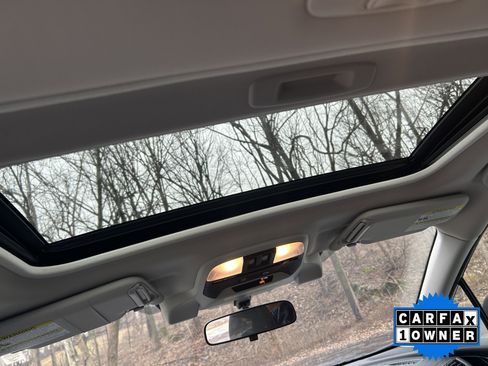 Used 2022 Subaru Crosstrek 2.0i Premium w/ Moonroof Package image 18