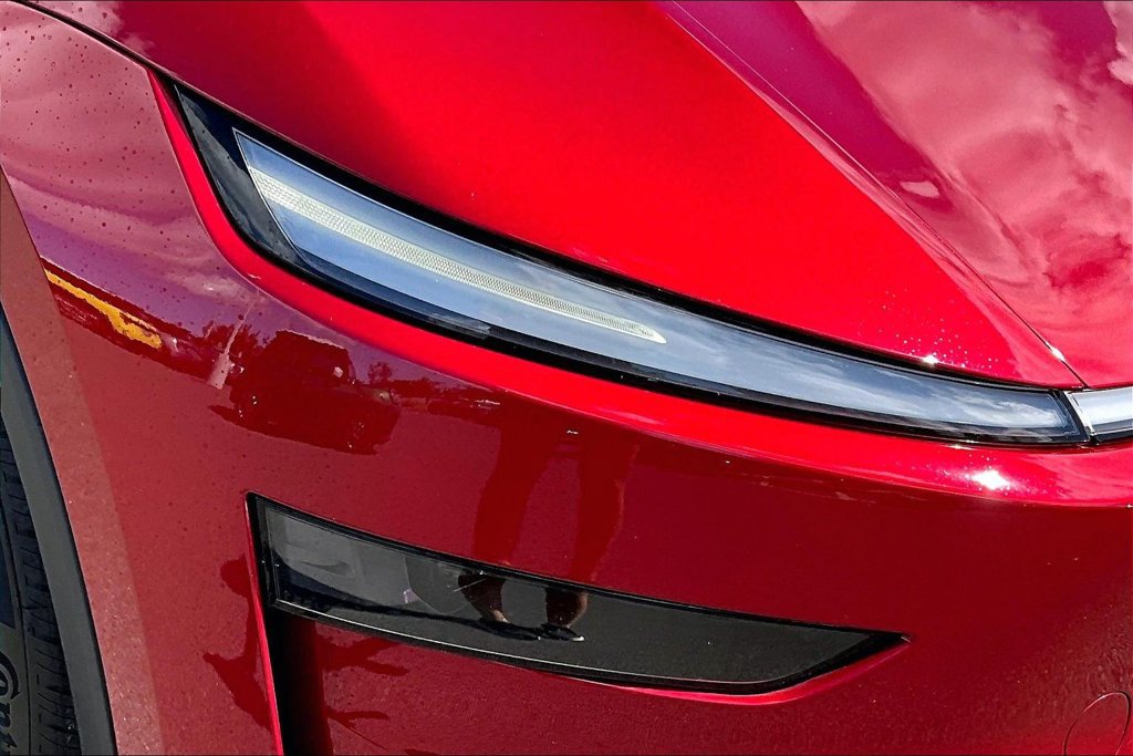 Used 2026 Tesla Model Y Long Range AWD/4WD image 27
