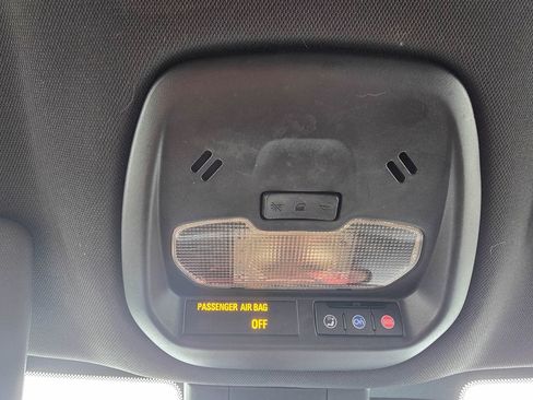 Used 2024 Chevrolet Trax RS FWD image 25