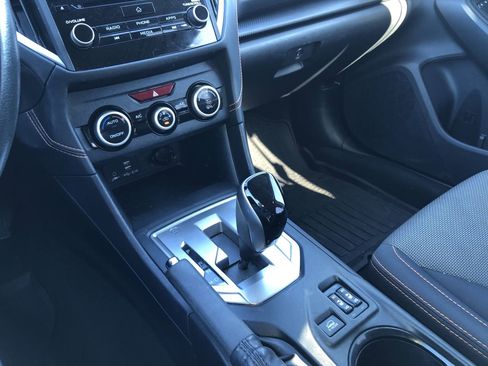 Used 2022 Subaru Crosstrek 2.0i Premium w/ Moonroof Package image 18