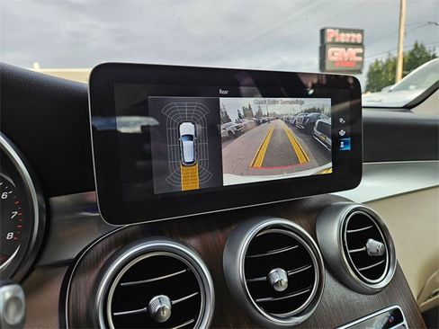 Used 2022 Mercedes-Benz GLC 300 4MATIC image 26