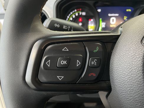 Used 2024 Jeep Wrangler Unlimited AWD/4WD image 19