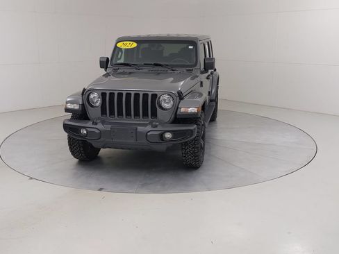 Used 2021 Jeep Wrangler Unlimited Sahara AWD/4WD image 8