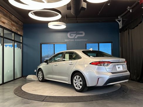 Used 2022 Toyota Corolla LE w/ Carpet Mat Package (TMS) image 5