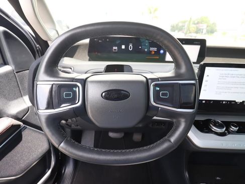 Used 2025 Ford Expedition Max Active AWD/4WD image 19