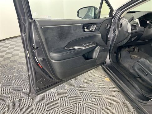 Used 2018 Honda Clarity Touring image 16