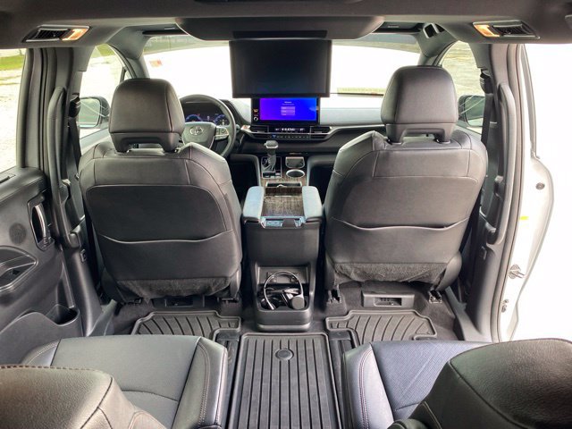 Certified 2025 Toyota Sienna Limited AWD/4WD image 27