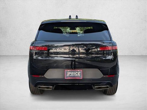 Used 2025 Land Rover Range Rover Sport SE AWD/4WD image 7