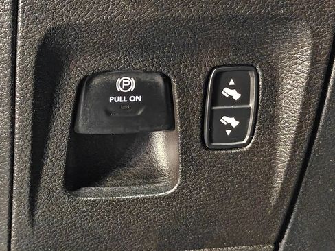 Used 2020 RAM 1500 Big Horn AWD/4WD image 9