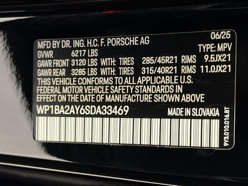 Used 2025 Porsche Cayenne Coupe image 44