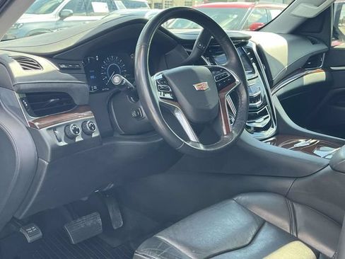 Used 2020 Cadillac Escalade Luxury w/ Escalade Sport Edition AWD/4WD image 12
