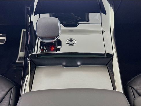 Used 2025 Land Rover Range Rover Sport Dynamic SE AWD/4WD image 12