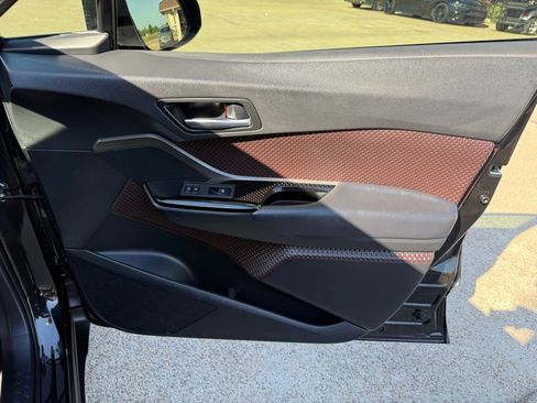 Used 2019 Toyota C-HR Limited FWD image 21