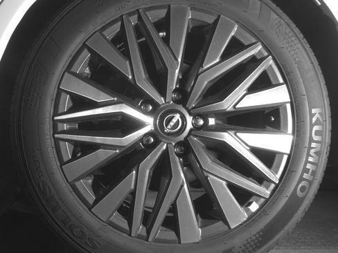 Used 2025 Nissan Altima 2.5 SV image 14